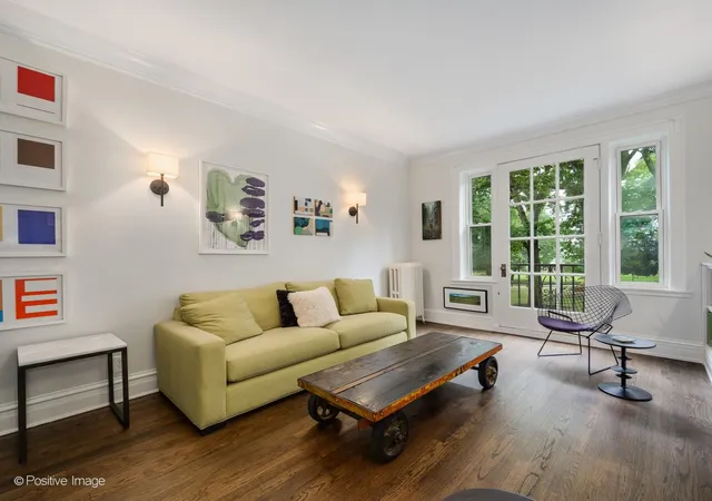 Photo 4 of Condo for sale at 1117 W Lunt Ave #1B, Chicago, IL 60626 | MLS# 12780566 | Listing updated on 2026-10-09