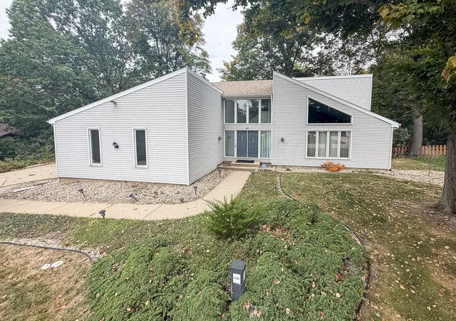 Photo 2 of Single family home for sale at 1203 Lakeridge Ct, Danville, IL 61832 | MLS# 12780583 | Listing updated on 2026-10-21