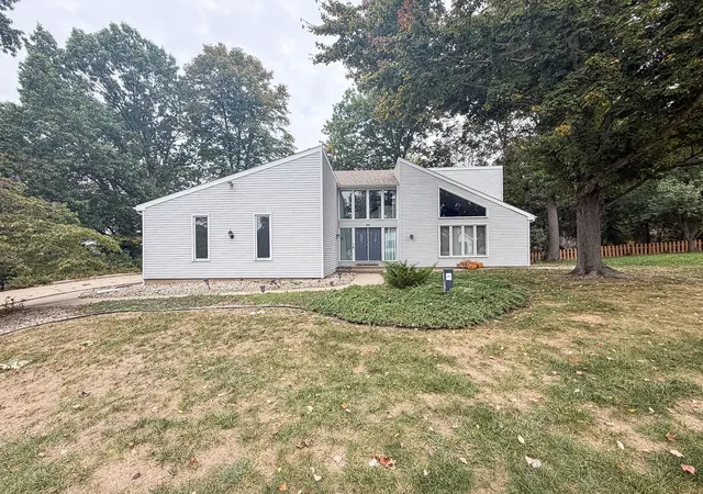 Photo 3 of Single family home for sale at 1203 Lakeridge Ct, Danville, IL 61832 | MLS# 12780583 | Listing updated on 2026-10-21