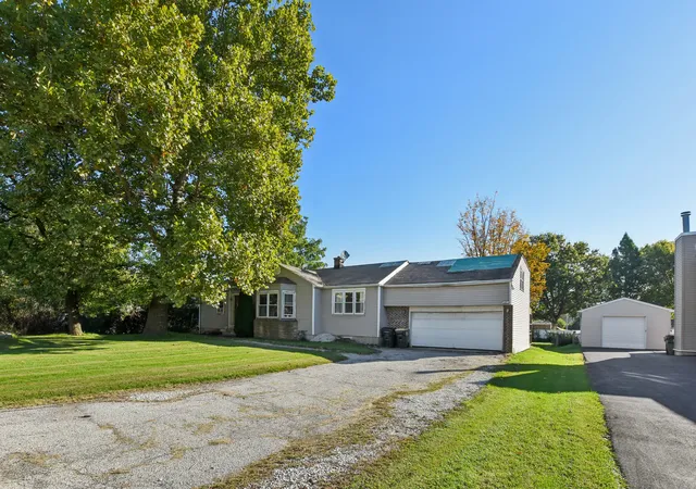 Single family home for sale at 3409 N Betty Dr, Arlington Heights, IL 60004 | MLS# 12780592