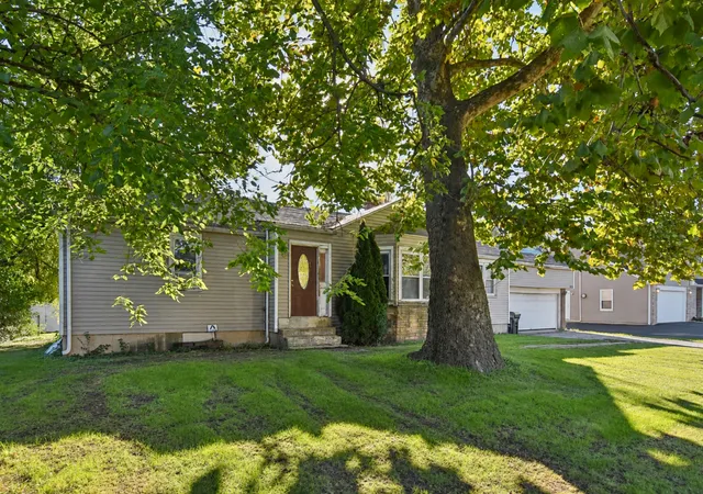 Photo 2 of Single family home for sale at 3409 N Betty Dr, Arlington Heights, IL 60004 | MLS# 12780592 | Listing updated on 2026-10-20