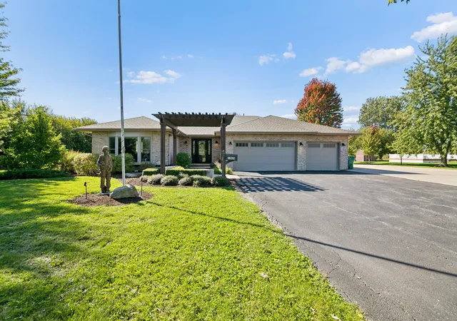 Photo 1 of Single family home for sale at 23826 S Schoolhouse Rd, Manhattan, IL 60442 | MLS# 12780597 | Listing updated on 2026-10-09