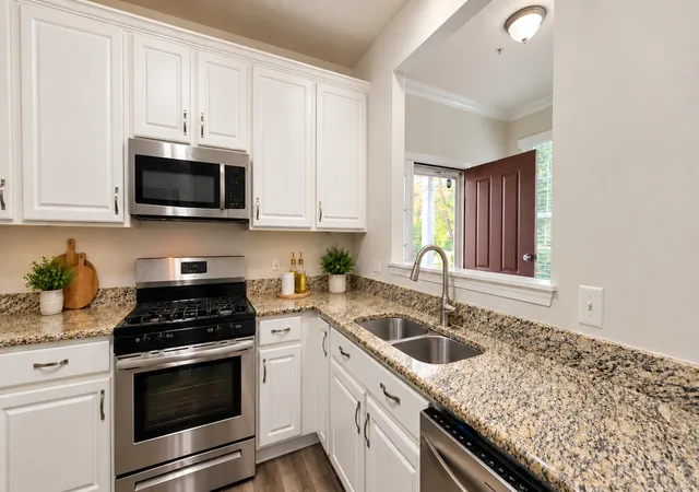 Listing Photo 4 - Condo for sale in building located at 1216 N Brookdale Dr, Carpentersville, IL 60110 - Unit #1216