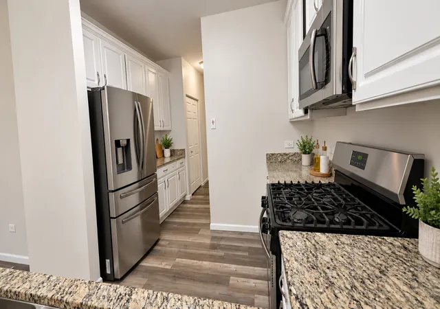 Listing Photo 5 - Condo for sale in building located at 1216 N Brookdale Dr, Carpentersville, IL 60110 - Unit #1216
