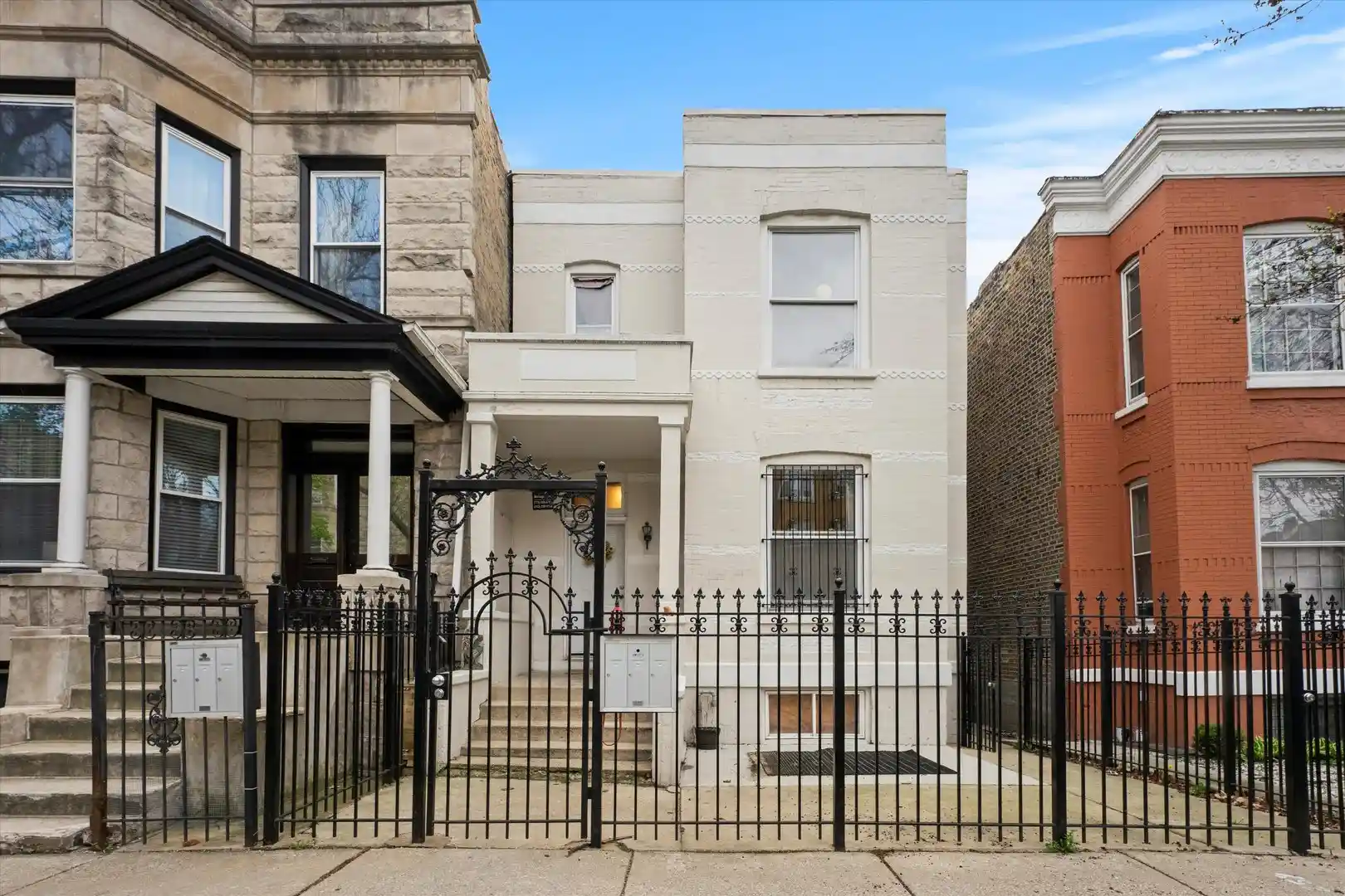 Listing Photo 1 - Condo for sale in 3333 W Pierce Ave located at 3333 W Pierce Ave, Chicago, IL 60651 - Unit 3333 W Pierce Ave