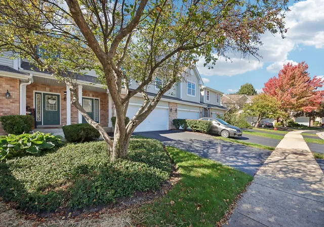 Photo 2 of Townhouse for sale at 3029 Tangley Oaks Trl, Lisle, IL 60532 | MLS# 12780623 | Listing updated on 2026-10-29