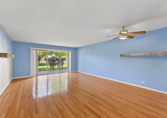 Photo 4 of Condo for sale at 5000 Carriageway Dr #116, Rolling Meadows, IL 60008 | MLS# 12780627 | Listing updated on 2026-10-09