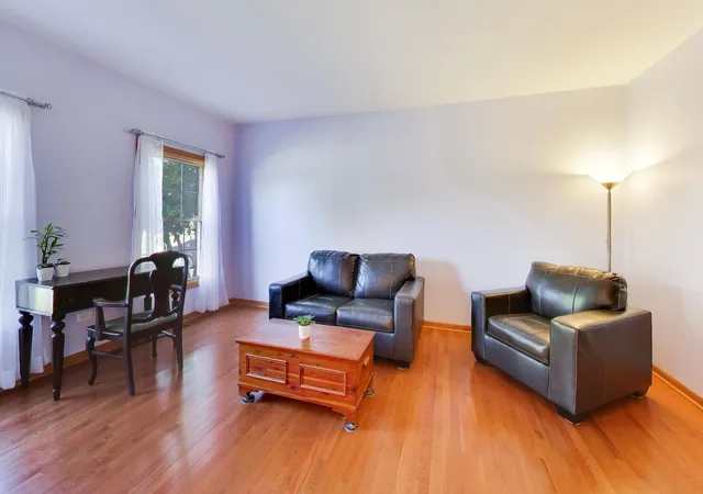 Photo 3 of Single family home for sale at 428 Sudbury Cir, Oswego, IL 60543 | MLS# 12780638 | Listing updated on 2026-10-09