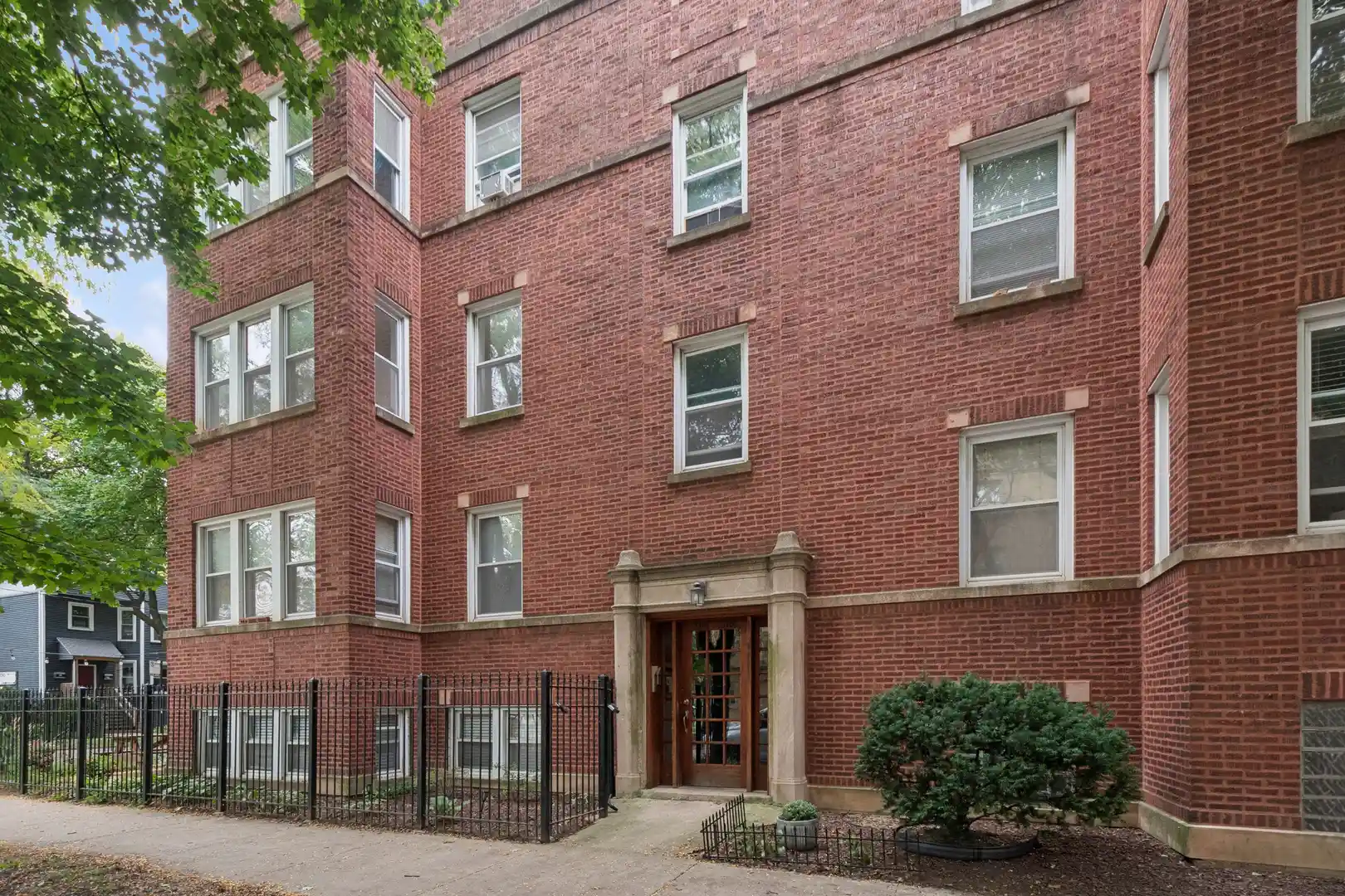 Listing Photo 2 - Condo for sale in 3701 W Cullom Ave located at 3701 W Cullom Ave, Chicago, IL 60618 - Unit #2B
