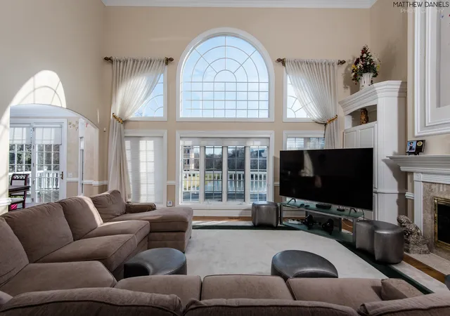 Photo 4 of Single family home for sale at 9291 Cascade Cir, Burr Ridge, IL 60527 | MLS# 12780658 | Listing updated on 2026-10-08