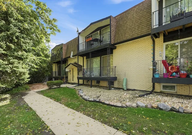 Photo 1 of Multi family home for sale at 5633 Edge Lake Dr, Oak Lawn, IL 60453 | MLS# 12780659 | Listing updated on 2026-10-10