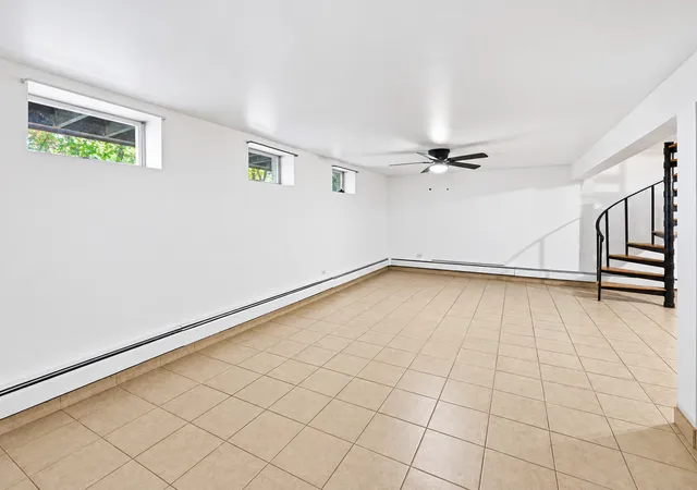 Listing Photo 5 - Condo for sale in building located at 5633 Edge Lake Dr, Oak Lawn, IL 60453