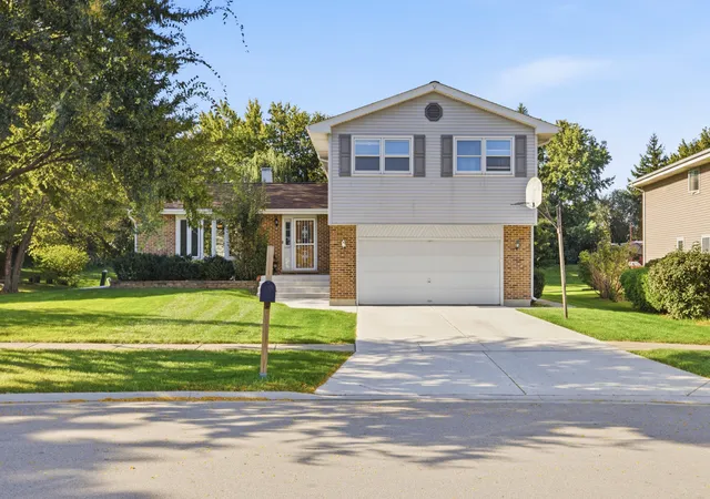 Photo 1 of Single family home for sale at 1727 Roosa Ln, Elk Grove Village, IL 60007 | MLS# 12780678 | Listing updated on 2026-10-09