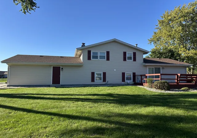 Photo 3 of Single family home for sale at 1224 Quail Dr, Bradley, IL 60915 | MLS# 12780685 | Listing updated on 2026-10-15