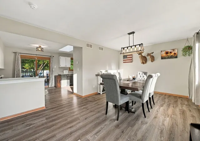 Photo 3 of Single family home for sale at 815 Pine Needle Ln, Joliet, IL 60432 | MLS# 12780697 | Listing updated on 2026-10-08