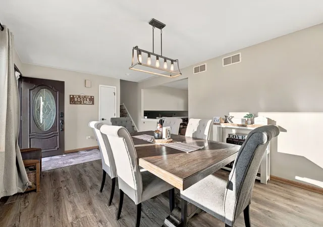 Photo 4 of Single family home for sale at 815 Pine Needle Ln, Joliet, IL 60432 | MLS# 12780697 | Listing updated on 2026-10-08
