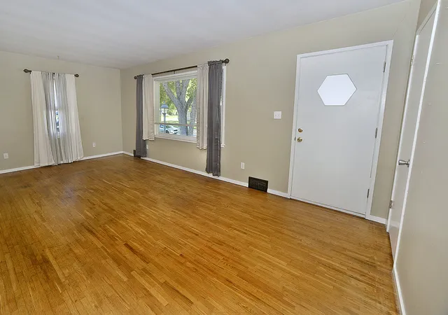 Photo 1 of Single family home for sale at 735 Sherwood Ave, Ottawa, IL 61350 | MLS# 12780699 | Listing updated on 2026-10-09