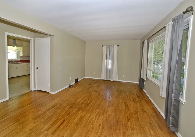 Photo 2 of Single family home for sale at 735 Sherwood Ave, Ottawa, IL 61350 | MLS# 12780699 | Listing updated on 2026-10-09