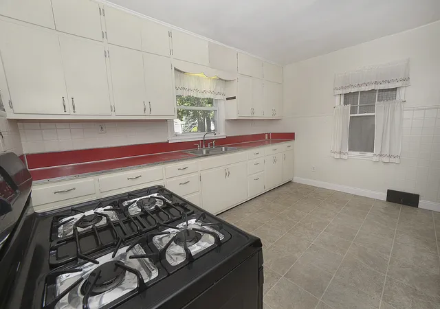 Photo 3 of Single family home for sale at 735 Sherwood Ave, Ottawa, IL 61350 | MLS# 12780699 | Listing updated on 2026-10-09