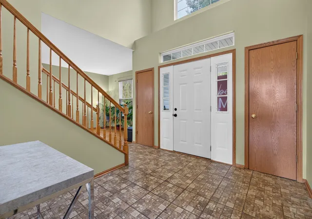 Photo 3 of Single family home for sale at 1913 Windstone Dr, Plainfield, IL 60586 | MLS# 12780706 | Listing updated on 2026-10-08