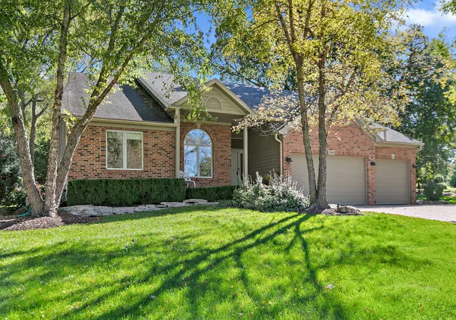 Photo 1 of Single family home for sale at 1000 Dakota Dr, Woodstock, IL 60098 | MLS# 12780714 | Listing updated on 2026-10-08