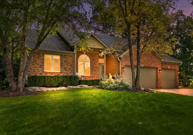 Photo 3 of Single family home for sale at 1000 Dakota Dr, Woodstock, IL 60098 | MLS# 12780714 | Listing updated on 2026-10-08