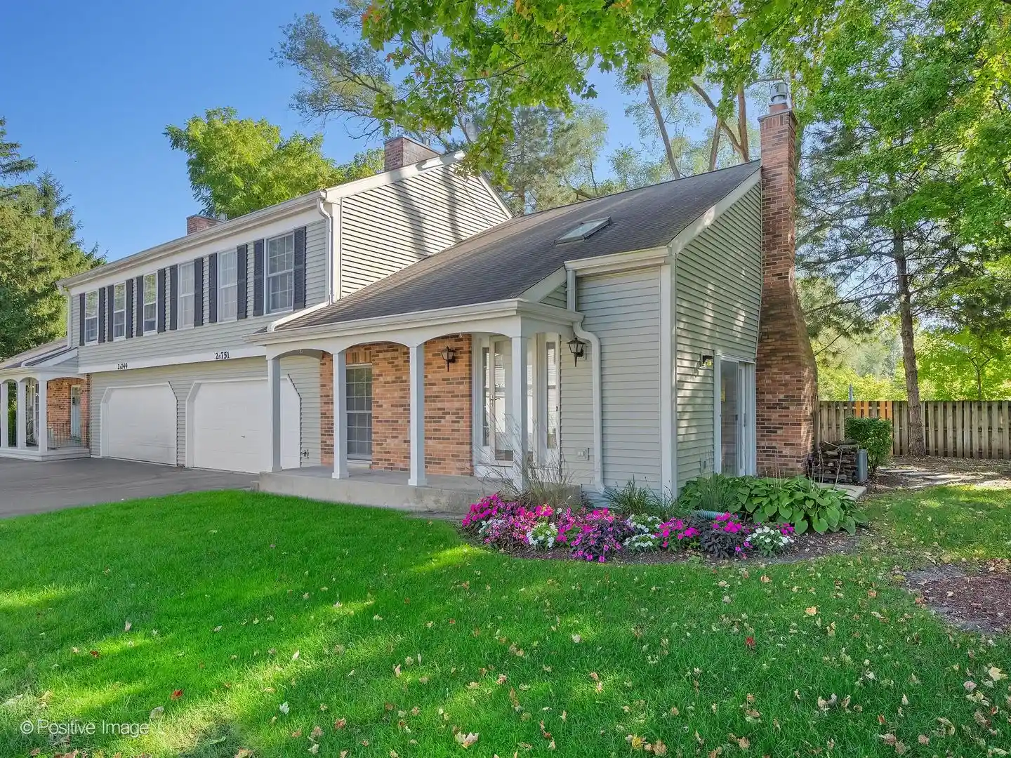 Listing Photo 2 - Condo for sale in 2S751 Grv Ln located at 2S751 Grv Ln, Warrenville, IL 60555 - Unit 2s751 Grove Ln