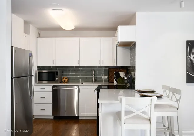 Photo 4 of Condo for sale at 2909 N Sheridan Rd #1907, Chicago, IL 60657 | MLS# 12780730 | Listing updated on 2026-10-08