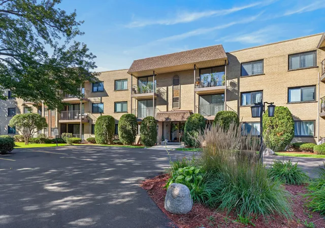 Photo 1 of Condo for sale at 4660 N Austin Ave #211, Chicago, IL 60630 | MLS# 12780735 | Listing updated on 2026-10-21