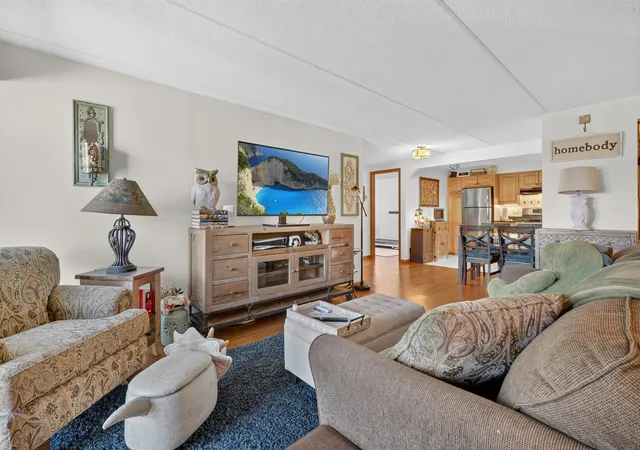 Photo 2 of Condo for sale at 4660 N Austin Ave #211, Chicago, IL 60630 | MLS# 12780735 | Listing updated on 2026-10-21