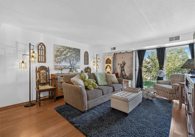 Photo 3 of Condo for sale at 4660 N Austin Ave #211, Chicago, IL 60630 | MLS# 12780735 | Listing updated on 2026-10-21