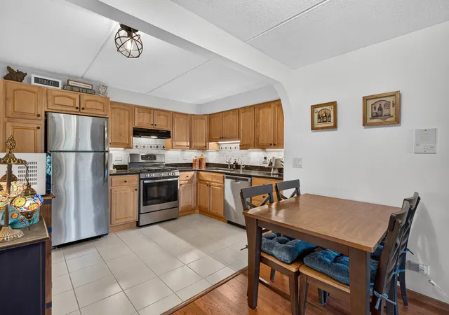 Photo 4 of Condo for sale at 4660 N Austin Ave #211, Chicago, IL 60630 | MLS# 12780735 | Listing updated on 2026-10-21