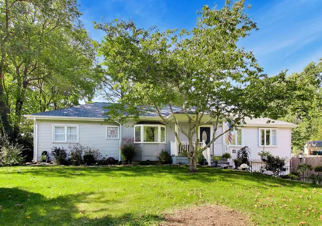 Photo 1 of Single family home for sale at 2n252 Diane Ave, Glen Ellyn, IL 60137 | MLS# 12780758 | Listing updated on 2026-10-22