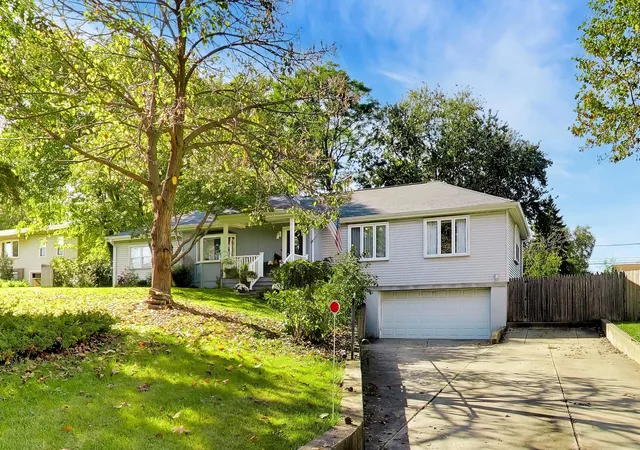 Photo 2 of Single family home for sale at 2n252 Diane Ave, Glen Ellyn, IL 60137 | MLS# 12780758 | Listing updated on 2026-10-22