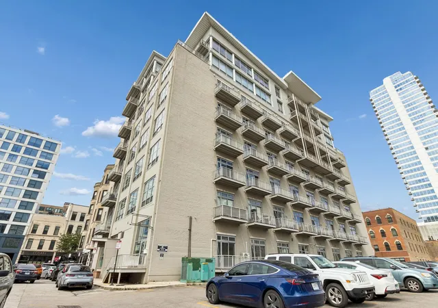 Condo for sale at 770 W Gladys Ave #304, Chicago, IL 60661 | MLS# 12780772