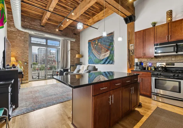 Photo 1 of Condo for sale at 770 W Gladys Ave #304, Chicago, IL 60661 | MLS# 12780772 | Listing updated on 2026-10-10