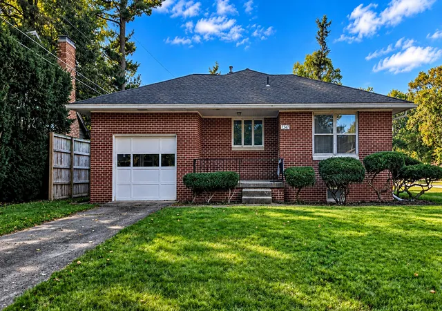 Photo 1 of Sale Pending at 2101 Cureton Dr, Urbana, IL 61801 | MLS# 12780775 | Listing updated on 2026-10-27