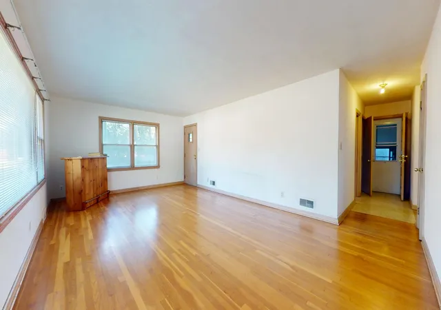 Photo 2 of Sale Pending at 2101 Cureton Dr, Urbana, IL 61801 | MLS# 12780775 | Listing updated on 2026-10-27