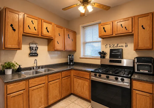 Listing Photo 4 - Condo for sale in building located at 4914 W Van Buren St, Chicago, IL 60644