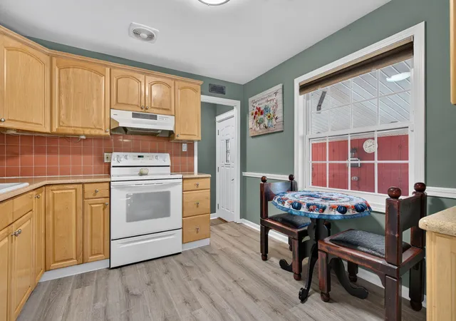 Photo 4 of Single family home for sale at 219 Judson St, Bensenville, IL 60106 | MLS# 12780837 | Listing updated on 2026-10-09