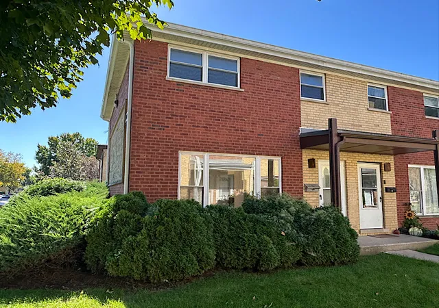 Photo 1 of Townhouse for sale at 218 Linn Ct #A, North Aurora, IL 60542 | MLS# 12780845 | Listing updated on 2026-10-09