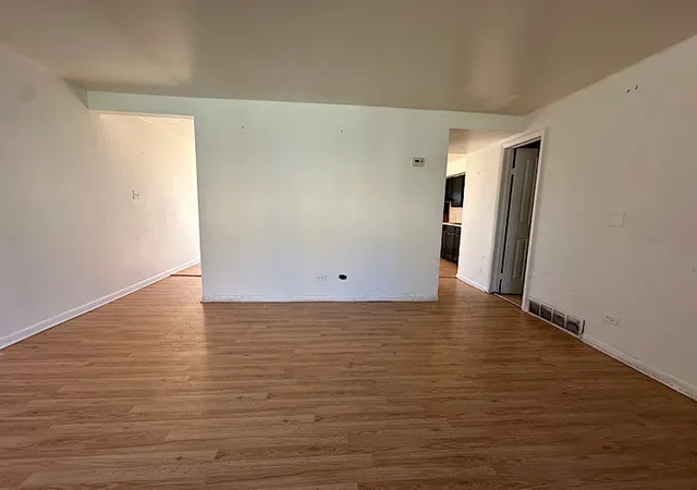 Photo 3 of Townhouse for sale at 218 Linn Ct #A, North Aurora, IL 60542 | MLS# 12780845 | Listing updated on 2026-10-09
