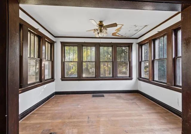 Photo 3 of Single family home for sale at 909 Wenonah Ave, Oak Park, IL 60304 | MLS# 12780849 | Listing updated on 2026-10-28