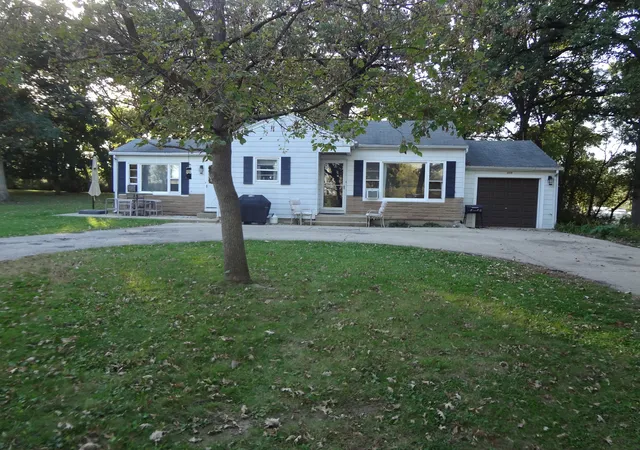 Photo 1 of Single family home for sale at 22206 N Kelsey Rd, Lake Barrington, IL 60010 | MLS# 12780880 | Listing updated on 2026-10-16