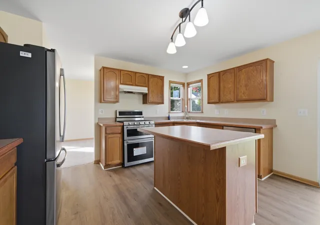 Photo 2 of Single family home for sale at 515 Meadow Ln, Harvard, IL 60033 | MLS# 12780886 | Listing updated on 2026-10-22