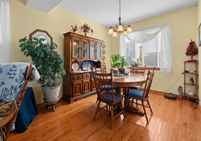 Photo 2 of Single family home for sale at 10387 Oxford Dr, Huntley, IL 60142 | MLS# 12780903 | Listing updated on 2026-10-23