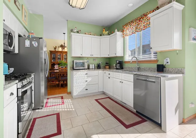 Photo 3 of Single family home for sale at 10387 Oxford Dr, Huntley, IL 60142 | MLS# 12780903 | Listing updated on 2026-10-23