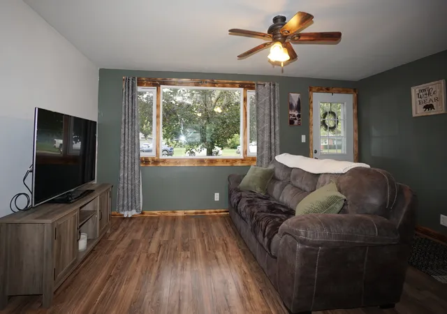 Photo 3 of Sale Pending at 23 Liberty Blvd, Machesney Park, IL 61115 | MLS# 12780925 | Listing updated on 2026-10-22