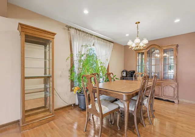 Photo 3 of Single family home for sale at 8507 167th Street, Tinley Park, IL 60487 | MLS# 12780933 | Listing updated on 2026-10-08