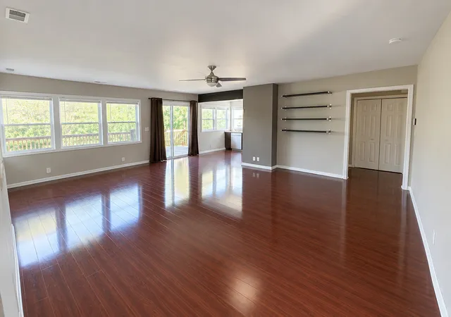 Photo 3 of Single family home for sale at 25125 W Oak Ln, Antioch, IL 60002 | MLS# 12780941 | Listing updated on 2026-10-09